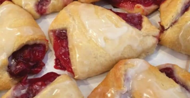 buzzsitemr-Easy-Cherry-Filled-Crescents.